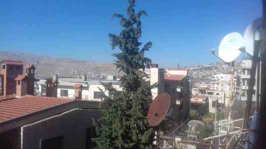 شقه بموقع مميز على شارع عام