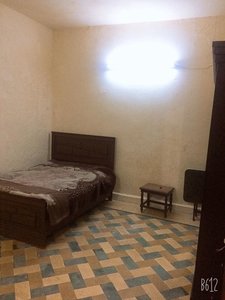 شقه على الشارع العام