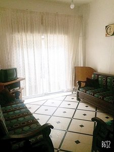 شقه على الشارع العام
