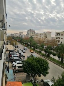 شقه للبيع بموقع مميز على الكورنيش