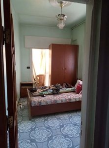 شقه على شارع رئيسي
