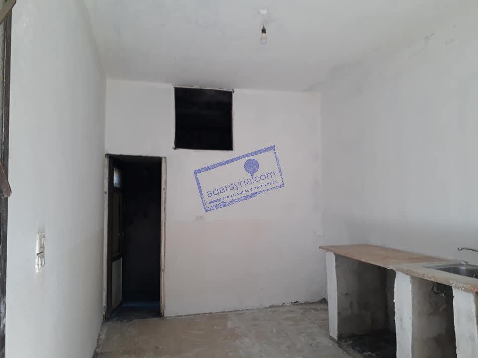 منزل عربي مع محل