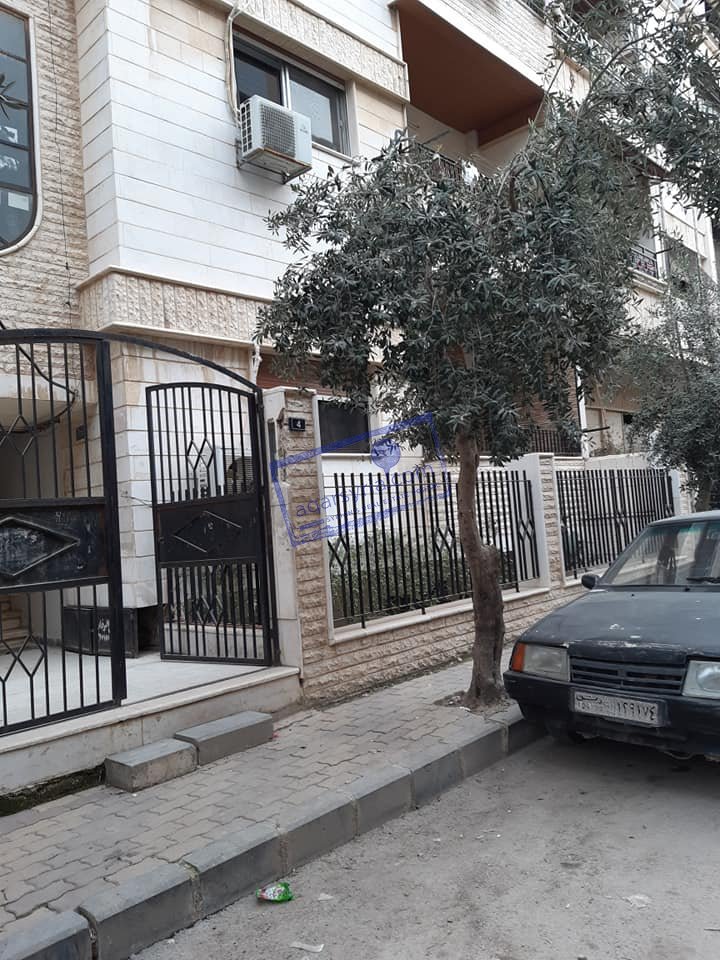 للبيع في صحنايا