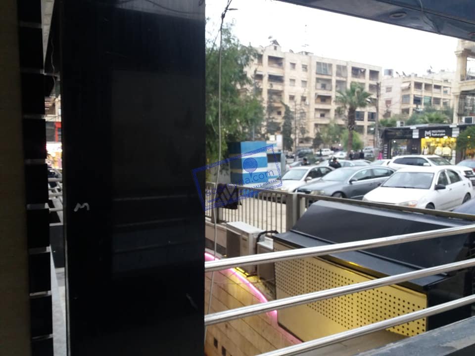 للبيع 3محلات بالفرقان