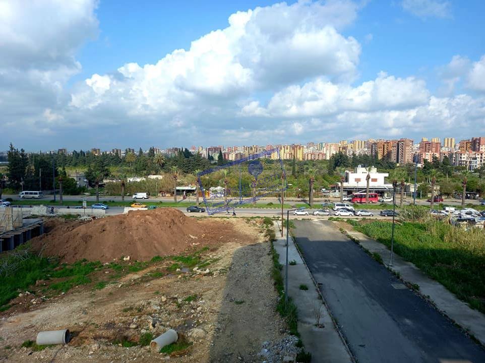 منزل للبيع على زاوية شارعين