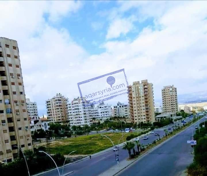 للبيع شقة موقع واطلالة رائعة