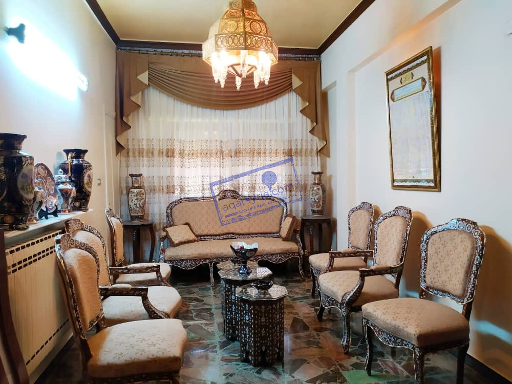 فندق للبيع في قلب دمشق و مركز المدينة