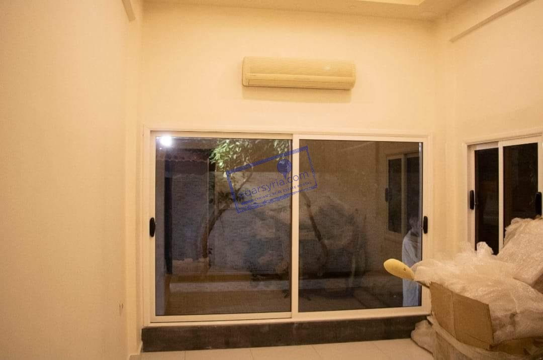 للبيع منزل ارضي مع جنينة -الداخلية 140 و 100 حديقة