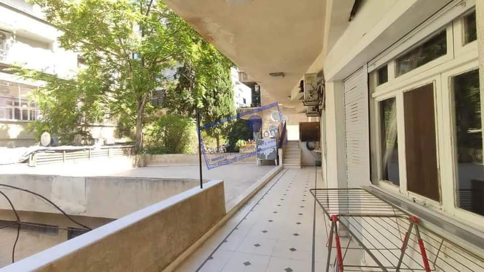 بيع شقة سكنية طابق ارضي صعود 7 درجات – مع تراسين … يوجد طاقة شمسية
