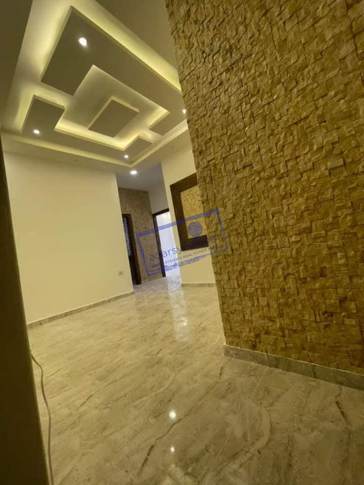 شقة ٨٠ متر للبيع – سوبر جديد -بناء حجر درج رخام