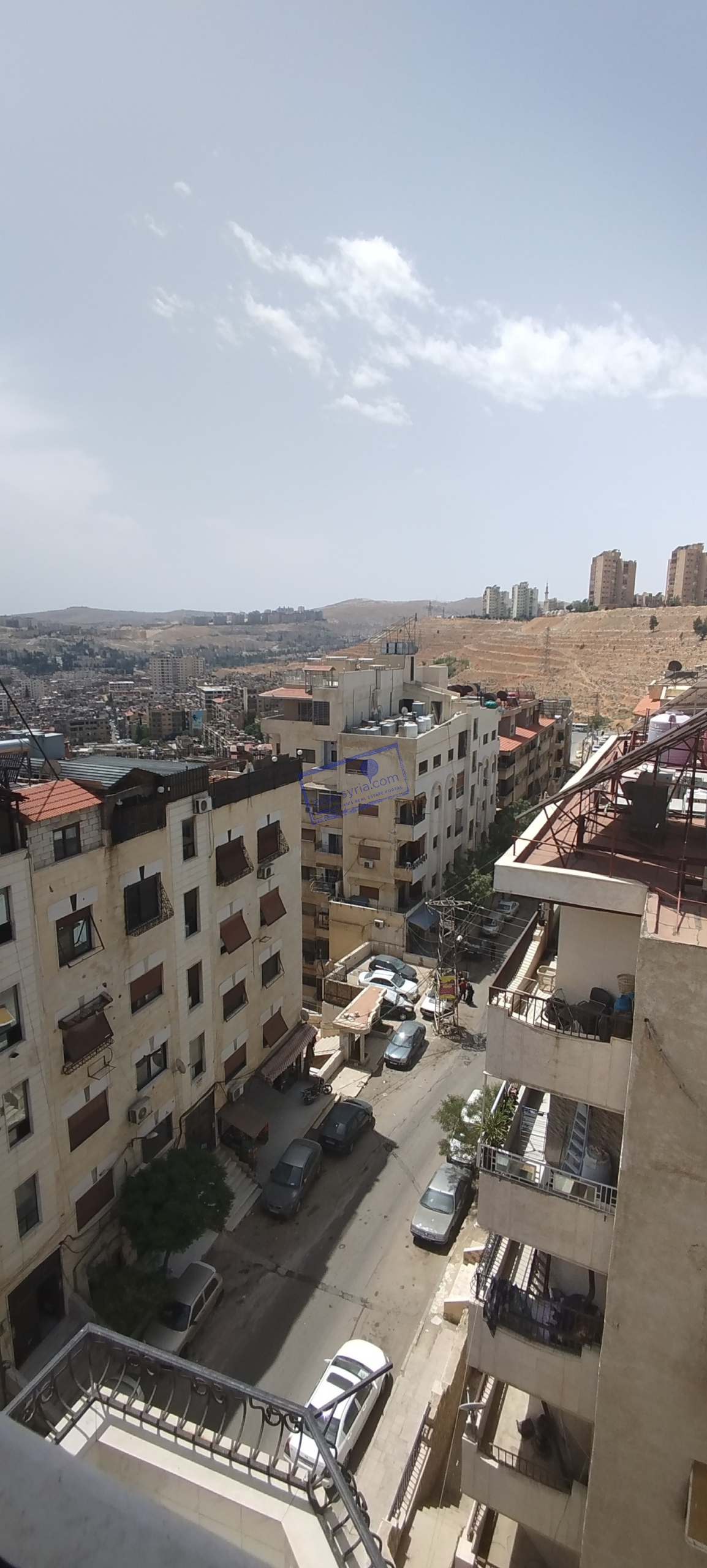 شقة مع السطح والطاقة الشمسية