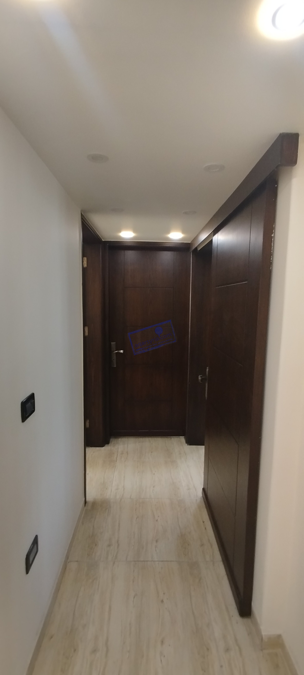 شقة مع السطح والطاقة الشمسية