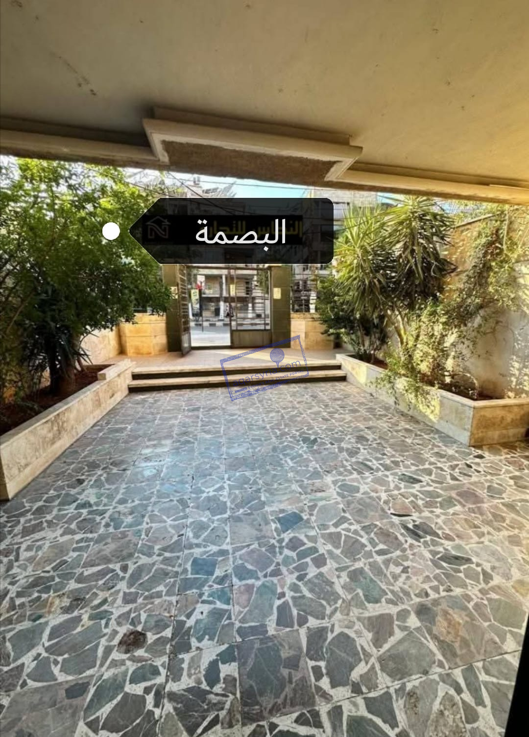 بناء فخم مدخل رائع يصلح تجاري شارع جامع الروضة