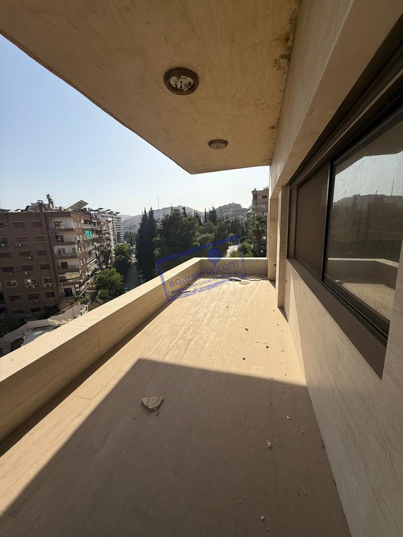 للتسليم الفوري – منزل للبيع في اجمل احياء الشام مساحة ٣٠٠ متر