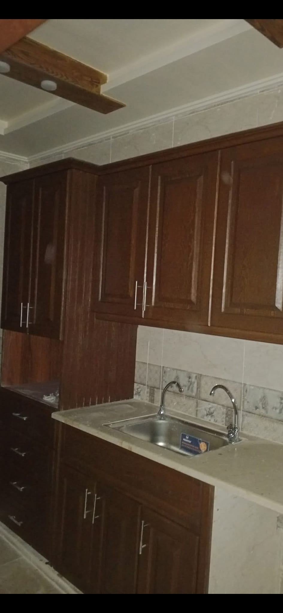 للبيع بيت طابق أول بناء جديد سوبر جديد يعني مافي اي ملاحظه مو مقبوله بس أسكن وارتاح تسليم ع المفتاح