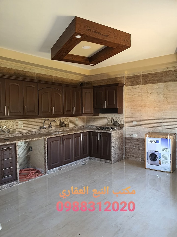 شقة للبيع في اجمل واروع منطقة في مشتى الحلو بناء فخم وتصميم رائع جدا وتراس امامي اطلالة مع تراس خلفي اطلالة على منتجع مشتى الحلو ما بسكر امامها ابداا