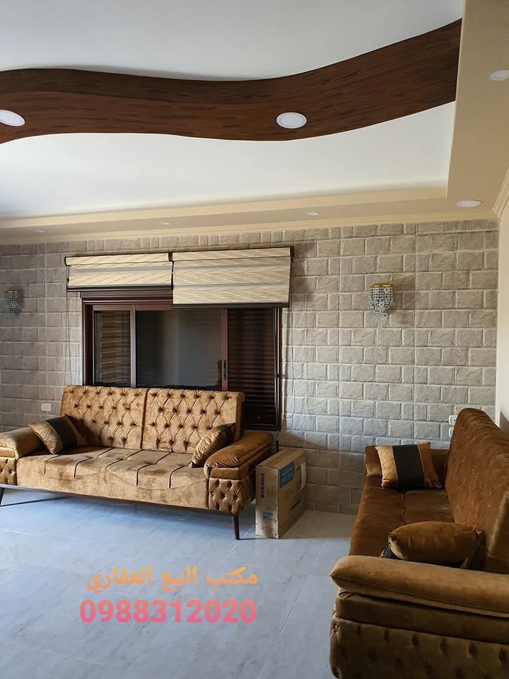 شقة للبيع في اجمل واروع منطقة في مشتى الحلو بناء فخم وتصميم رائع جدا وتراس امامي اطلالة مع تراس خلفي اطلالة على منتجع مشتى الحلو ما بسكر امامها ابداا