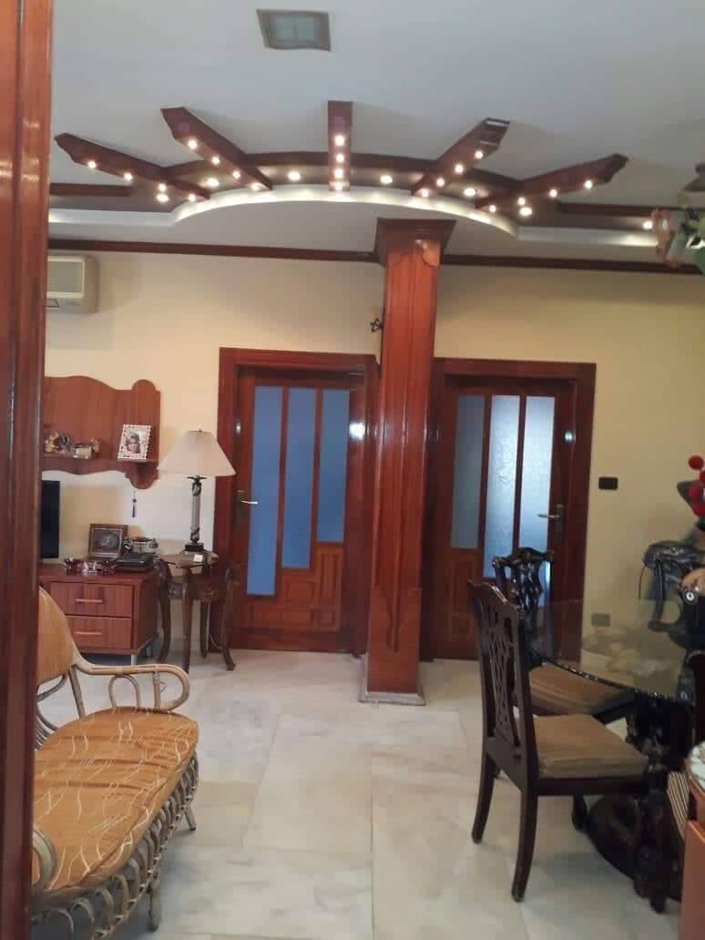 شو بدك بطول السيرة شقه للبيع تدفئة مركزية تحت الارض الماني مع تمديد صحية كامل البيت الماني إمكانية البيع مع الفرش  التجهيز : ممتاز