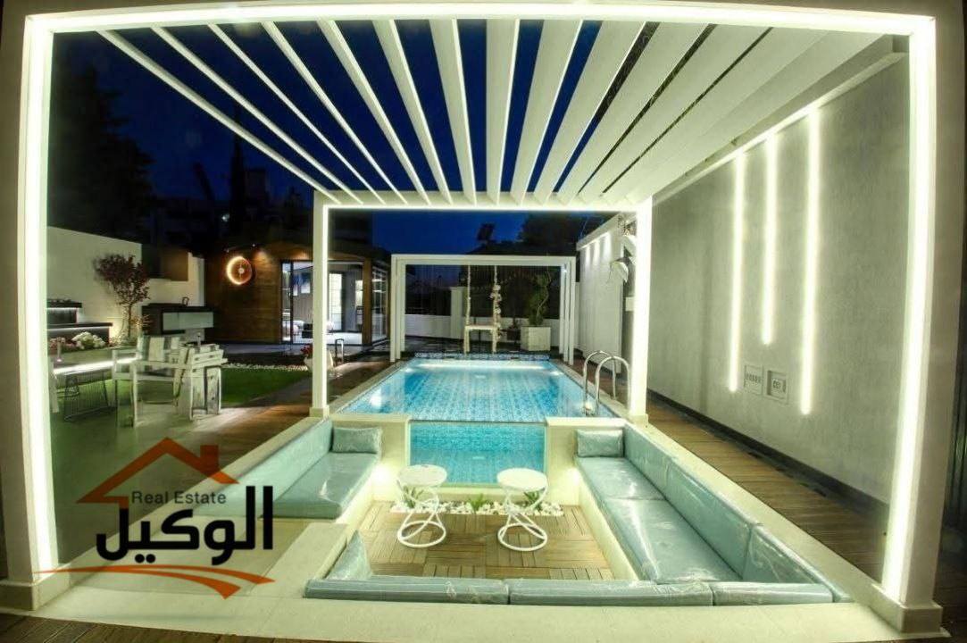 شقه للبيع 203 متر مربع من الفخامة الصافية بتوزيع داخلي مثالي مسبح خاص بإطلالة ساحرة حدائق خاصة بمساحة 200 متر مربع تقريباً تمنحك أجواء القصور شوووو بدك احلي من هيك