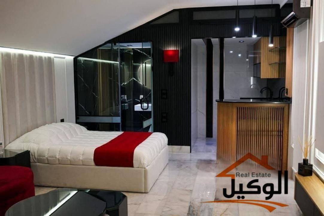 شقه للبيع 203 متر مربع من الفخامة الصافية بتوزيع داخلي مثالي مسبح خاص بإطلالة ساحرة حدائق خاصة بمساحة 200 متر مربع تقريباً تمنحك أجواء القصور شوووو بدك احلي من هيك