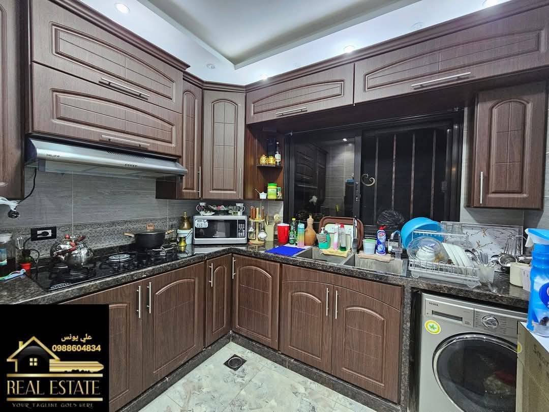 امتلك عقاراً مع إطلالات بحرية خلابة.