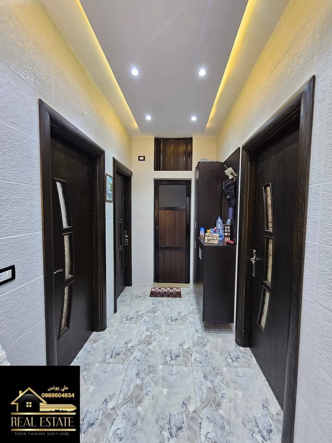 امتلك عقاراً مع إطلالات بحرية خلابة.