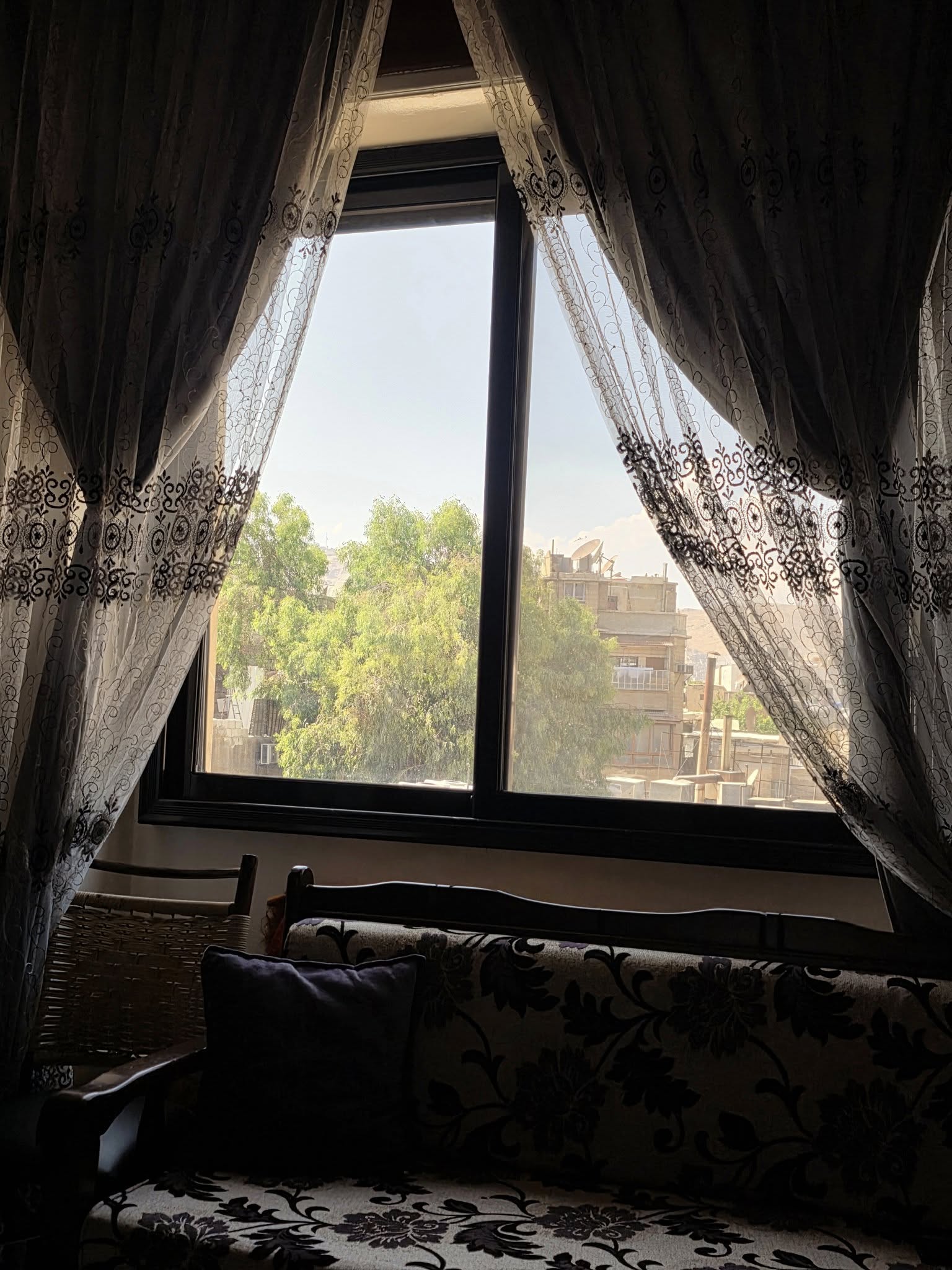 منزل للبيع روعه وفخامه فرصه لن تتكرر بيتك هنا .كسوة ممتازة مساحة 70 متر طابو اخضر.