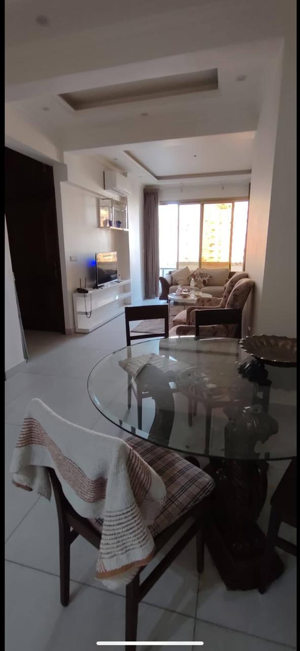 عقار للاجار بتصميم عصرى وتشطيبات ممتازه .سعر الايجار تنافسى والمكان يستحق .الاقامه الهادئه واجواء مناسبه