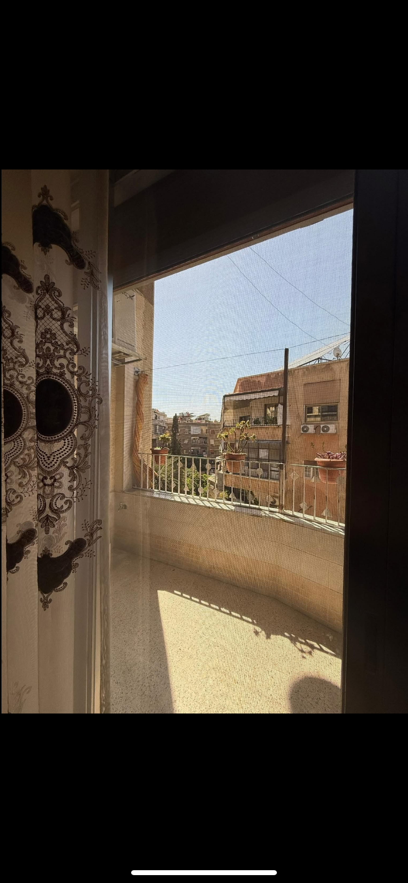 شقة سكنية مميزة للبيع في موقع حيوي، قريبة من الخدمات والمدارس والمواصلات، بسعر منافس !