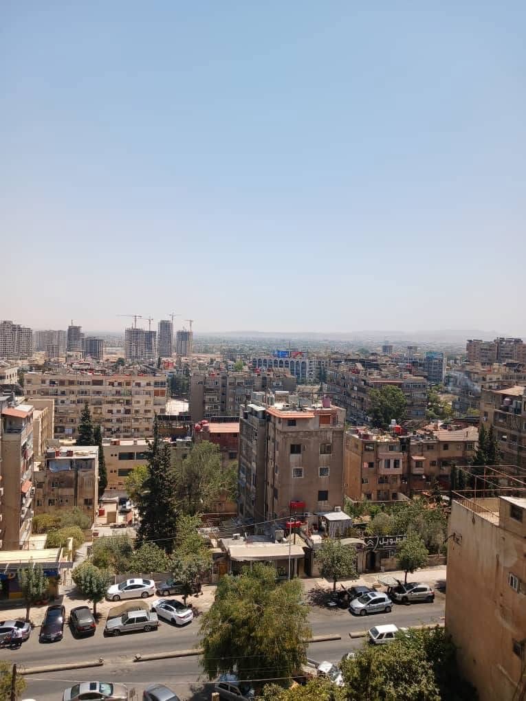 للايجار منزل مزه فيلات متصله جانب جامع الفتح .