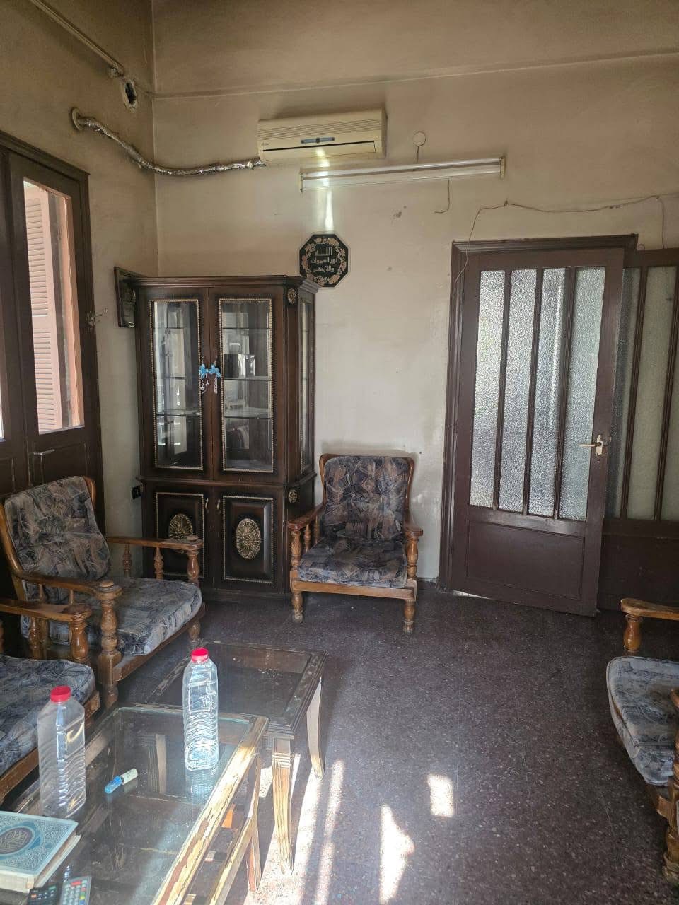 منزل للبيع بسعرر لقطة • وبأحياء دمشق الراقية.