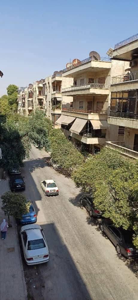 للبيع منزل في السريان الجديدة شارع الكنيسة.