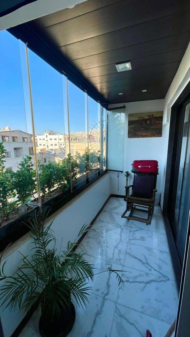 للبيع منزل سوبر فخم كامل مع فرش راقي بالتصميم واكساء ملكي
