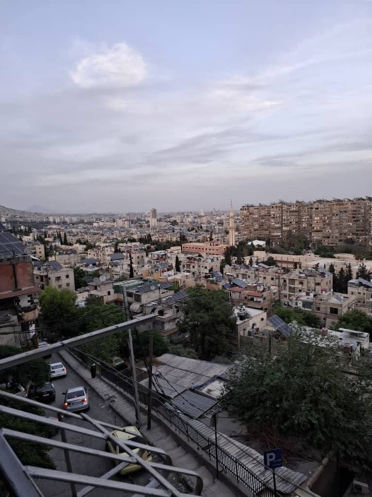 للإيجار مفروش منزل بالمره فيلات متصله
