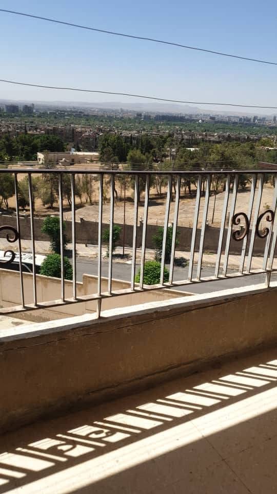 شقة سكنية بدمشق .. حاميش خلف مول قاسيون