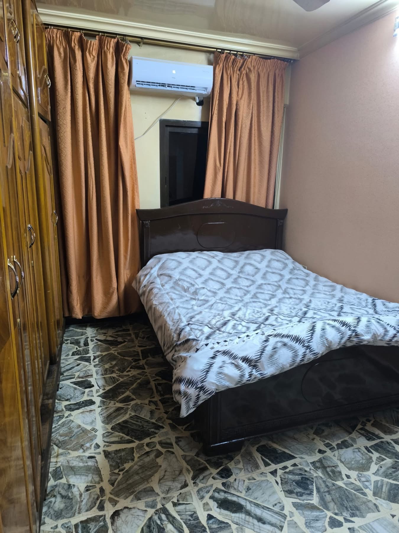 للإيجار السياحي مزه شارع المدارس