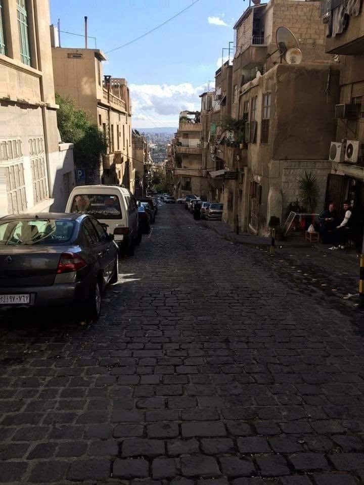 منزل بمنطقه المهاجرين المنطقه مهاجرين جاده خامسه الطابق ارضي مباشر