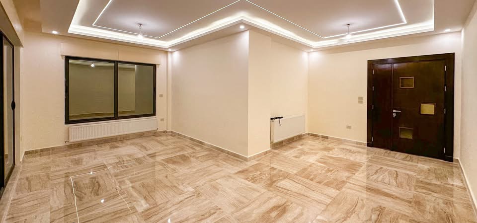 شقة سكتية بدمشق .. ساحة الميسات اطلالة على حديقة شكو