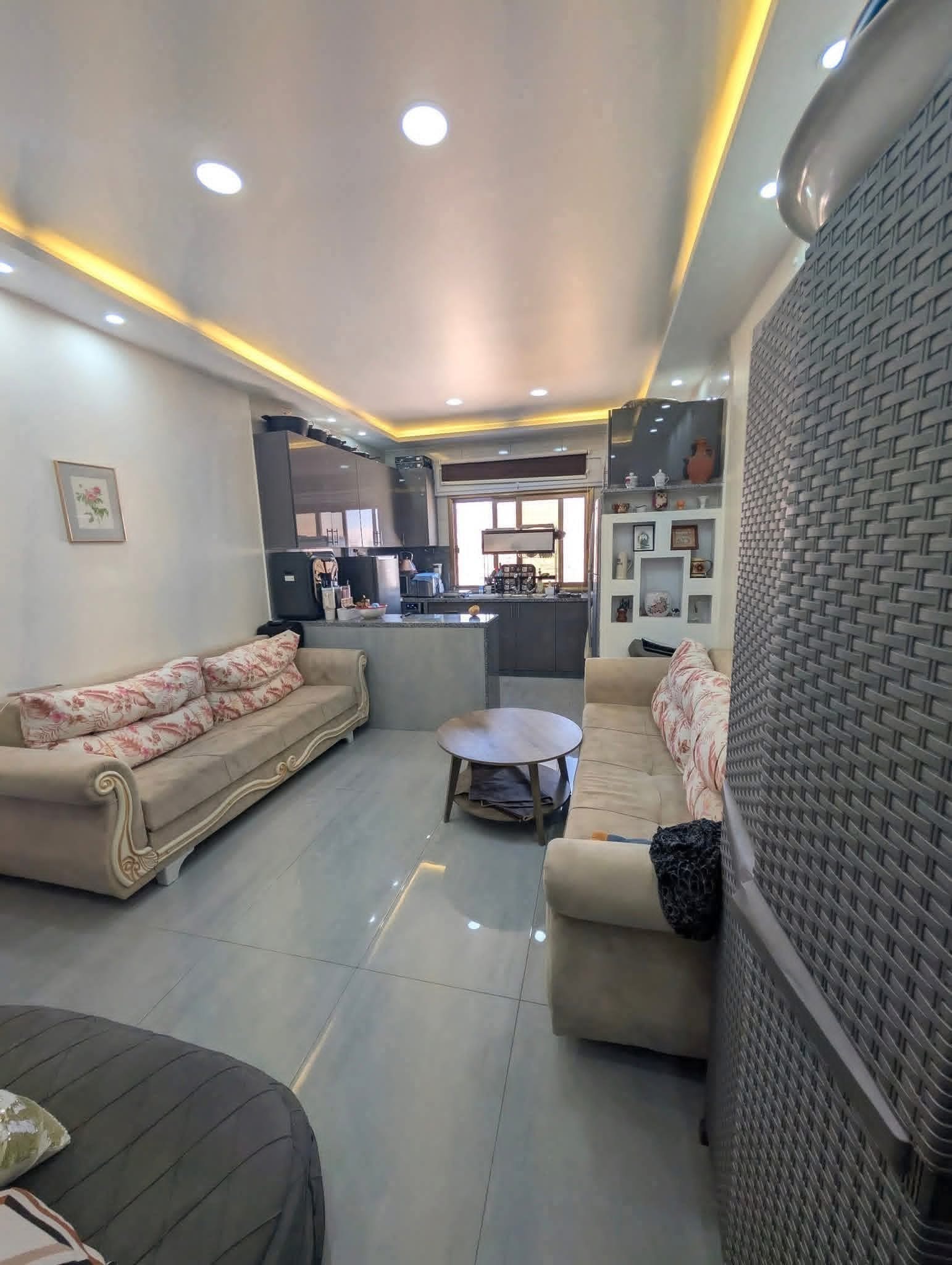قدسيا خياطين نزلة المدرسة الرابعة