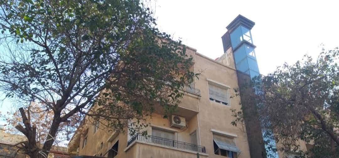 بيت في حي ابو رمانة الراقي خلف حديقة الجاحظ