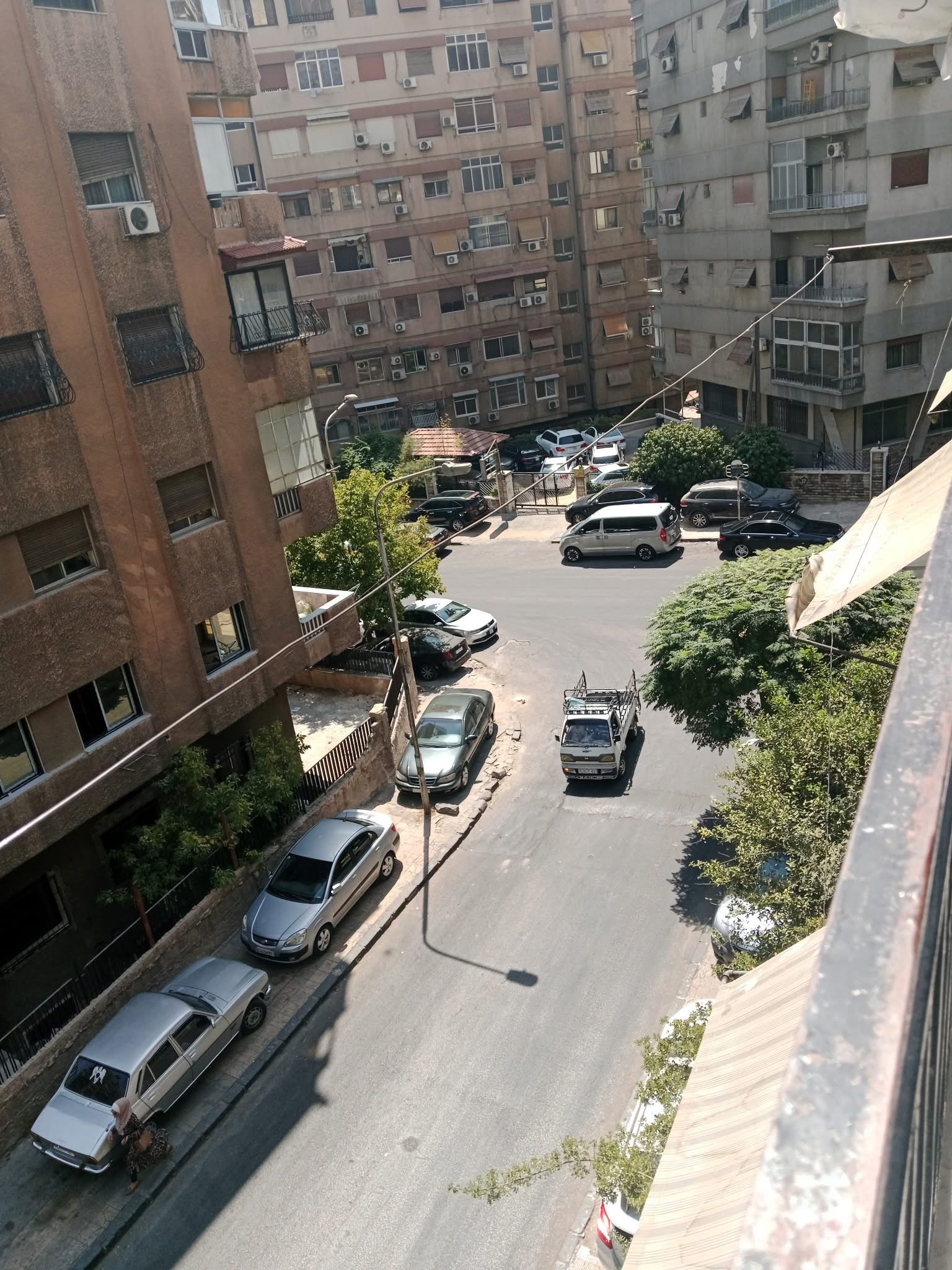 بعد نادي الكهربا مفرق الهجرة والجوازات
