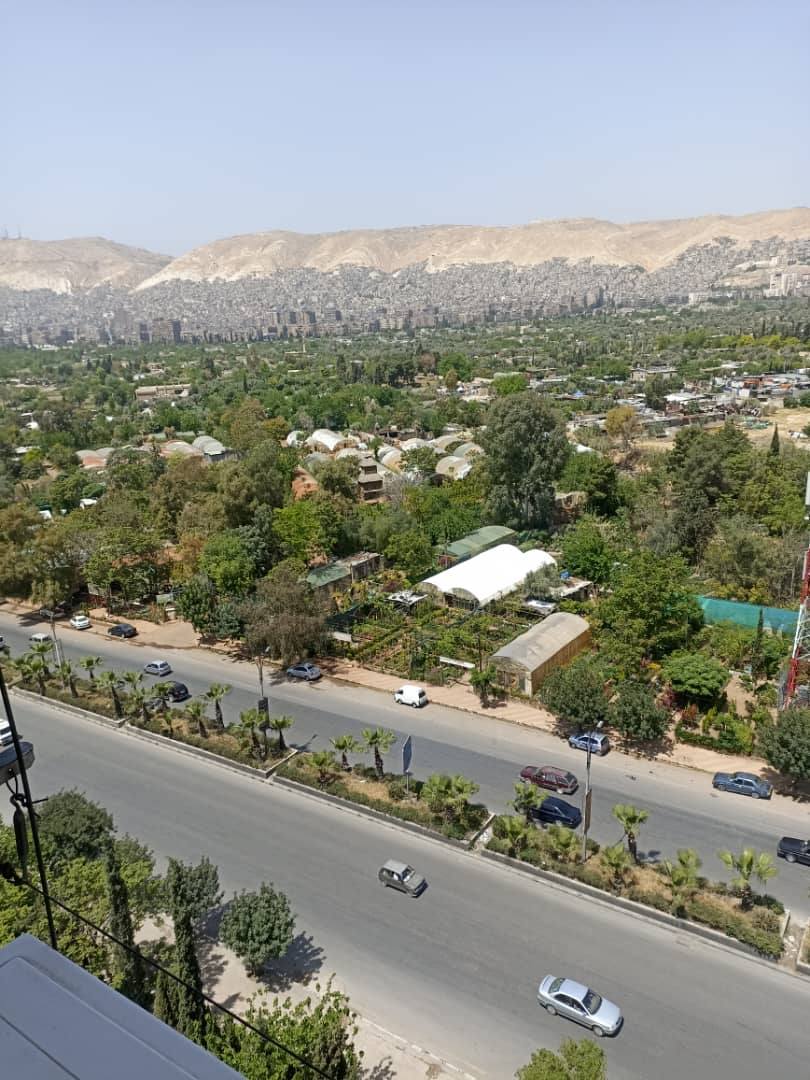 إطلالة خلابة – 2 غرف مع خدمات مصعد ، طاقة ، كراج