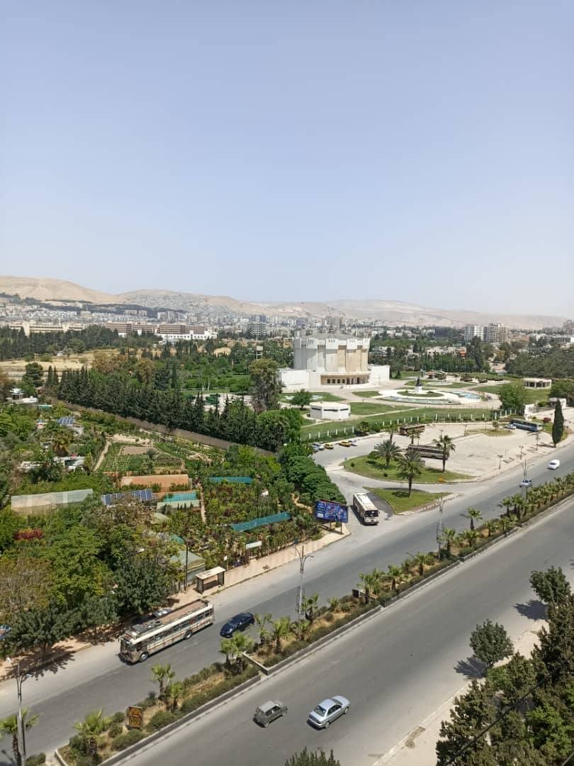 إطلالة خلابة – 2 غرف مع خدمات مصعد ، طاقة ، كراج