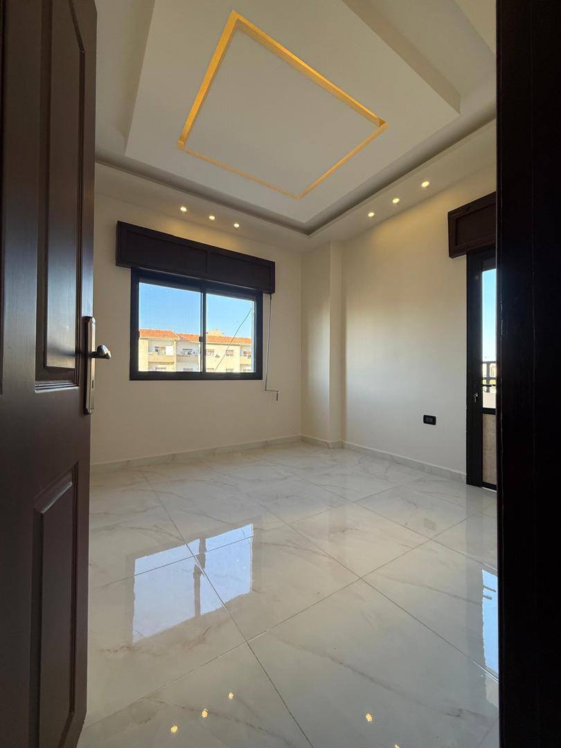 من المالك مباشرة