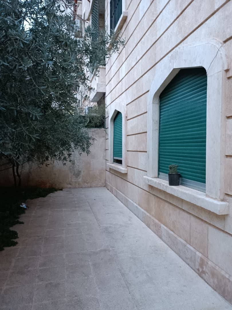 فرصة مميزة – منزل واسع بموقع هادئ