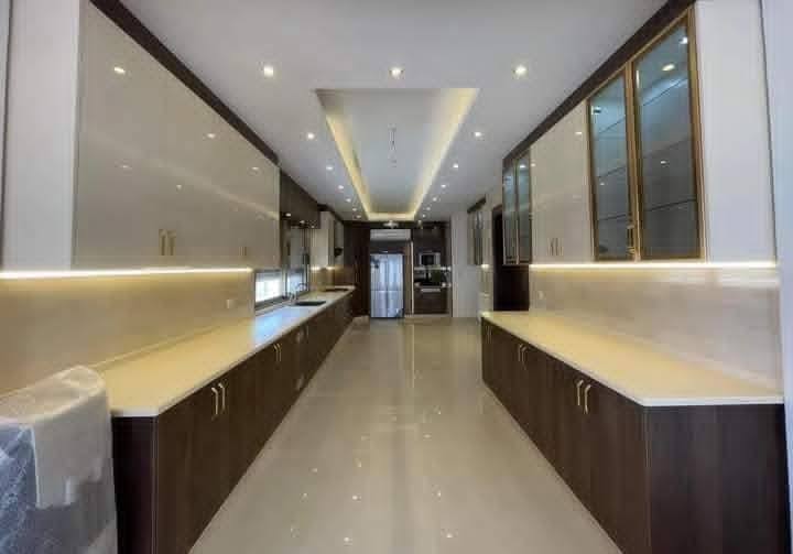 شقة مميزة للبيع 240 متر