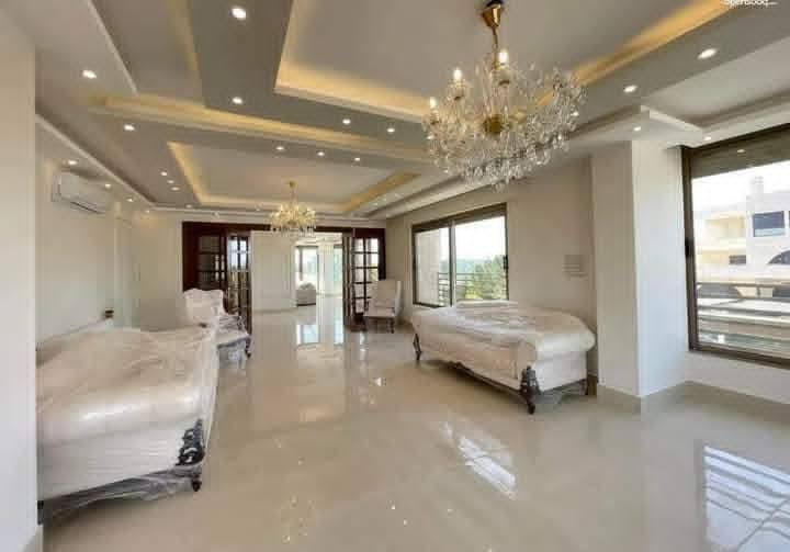 شقة مميزة للبيع 240 متر