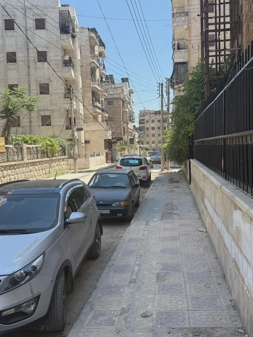 محل تجاري للبيع لقطة طابقين