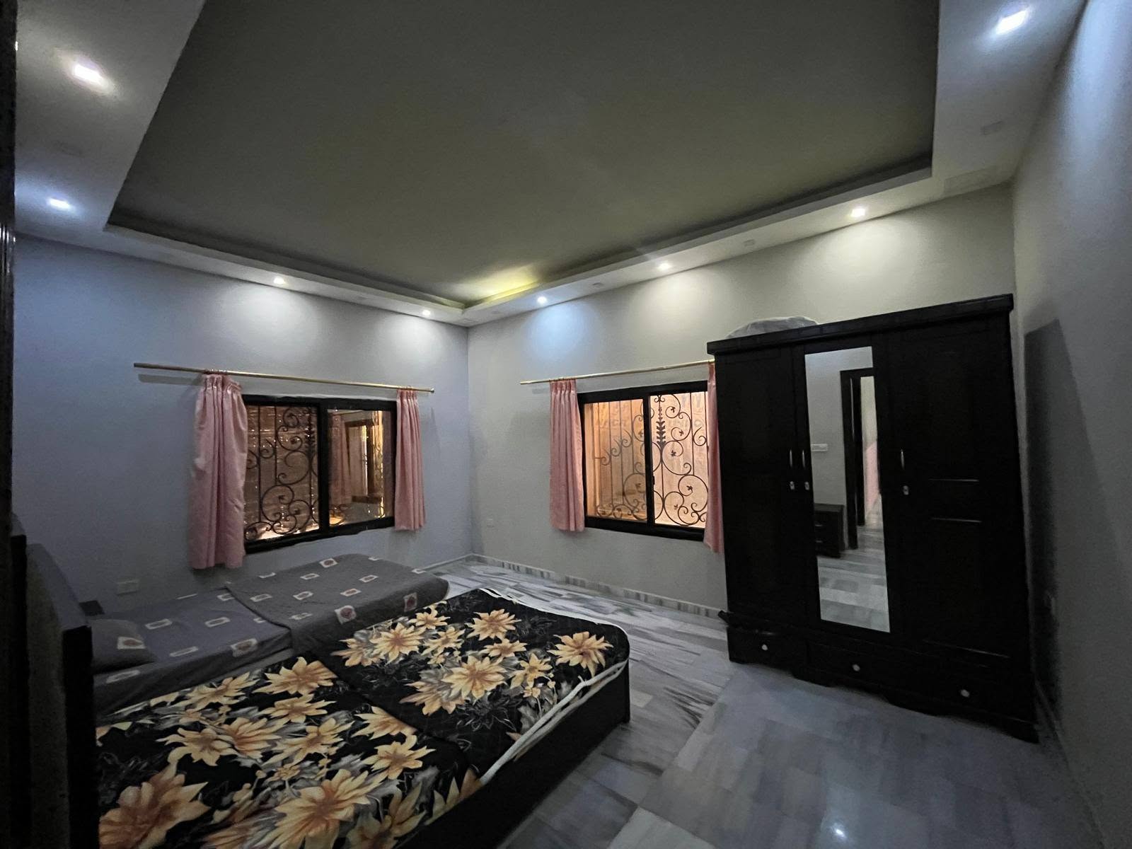 مزرعة مميزة للبيع 1200 متر
