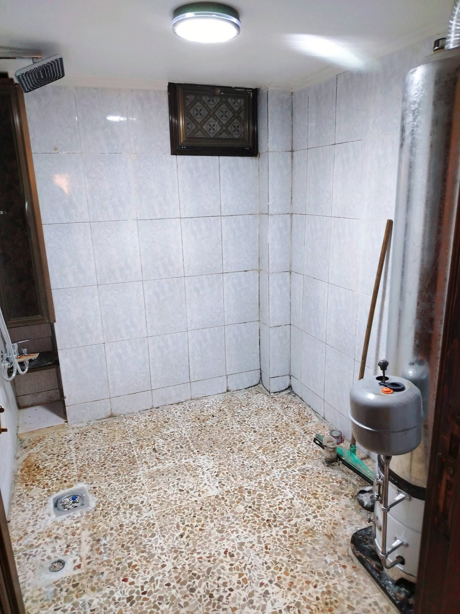 شقة للبيع 3 غرف طابق 2
